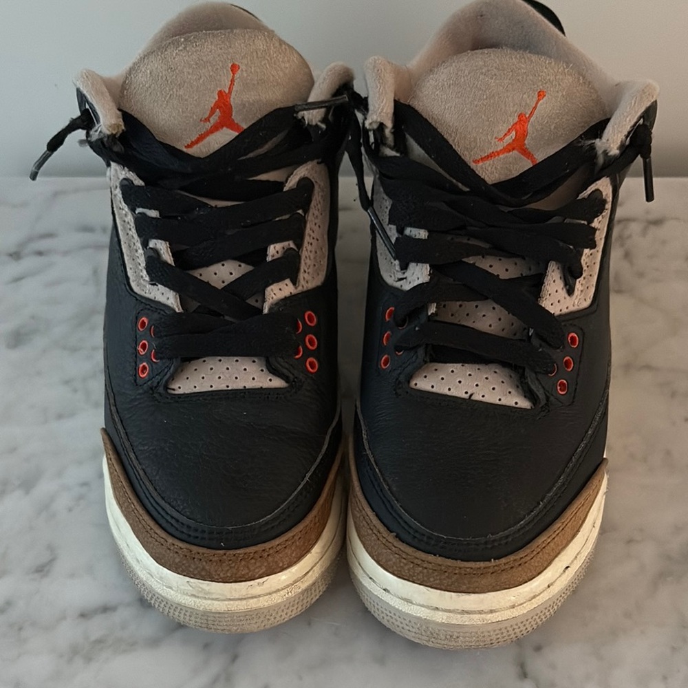 Jordan Black and Brown Sneakers Classic Mid-Cut Design